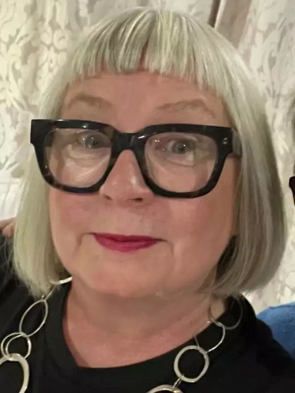 Paula Curran